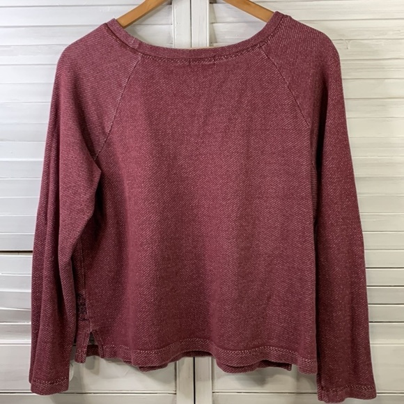 t6 Aztec print old navy burgundy cropped sweatshirt size small - Picture 5 of 11